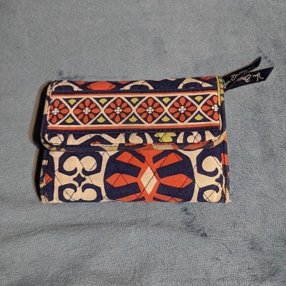 VERA BRADLEY QUILTED BLUE/ORANGE/WHITE/GREEN TRIFOLD WALLET - Picture 2 of 5